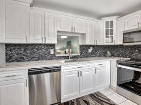 219 NE 14th Ave 107, Hallandale Beach FL 33009