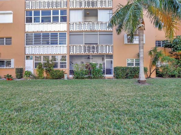219 NE 14th Ave 107, Hallandale Beach FL 33009
