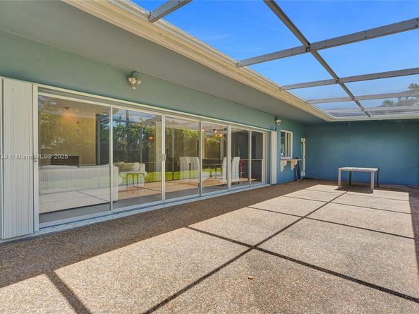 1940 NE 185th Ter, North Miami Beach FL 33179