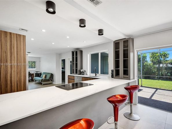 1940 NE 185th Ter, North Miami Beach FL 33179