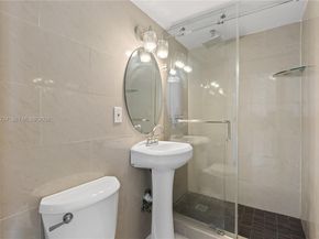 3675 N Country Club Dr 1501, Aventura FL 33180