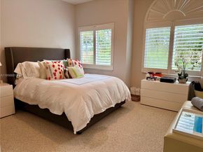 712 W Palm Aire Dr, Pompano Beach FL 33069