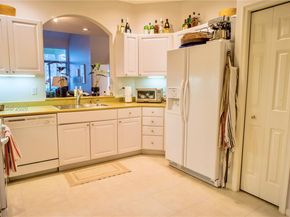 712 W Palm Aire Dr, Pompano Beach FL 33069