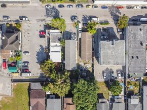 1542 NW 35th St, Miami FL 33142