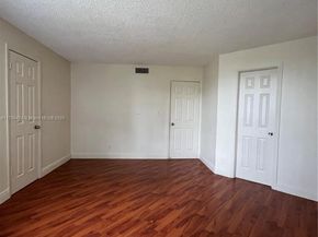 210 Lake Pointe Dr 107, Oakland Park FL 33309
