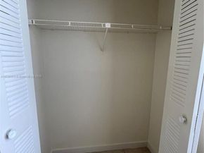210 Lake Pointe Dr 107, Oakland Park FL 33309