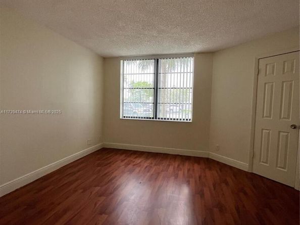 210 Lake Pointe Dr 107, Oakland Park FL 33309