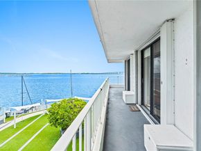 200 SE 15th Rd 5D, Miami FL 33129