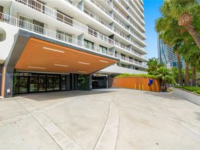 200 SE 15th Rd 5D, Miami FL 33129