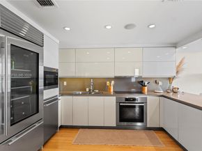 200 SE 15th Rd 5D, Miami FL 33129