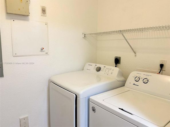 2564 Centergate Dr 208, Miramar FL 33025