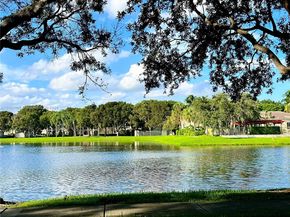 2564 Centergate Dr 208, Miramar FL 33025
