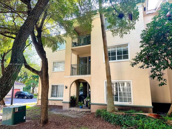 2564 Centergate Dr 208, Miramar FL 33025
