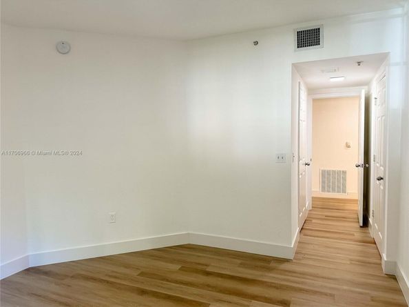 2564 Centergate Dr 208, Miramar FL 33025