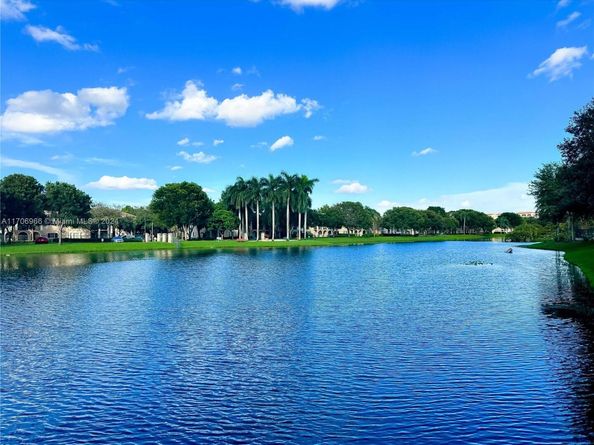 2564 Centergate Dr 208, Miramar FL 33025
