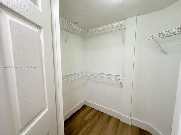 2564 Centergate Dr 208, Miramar FL 33025
