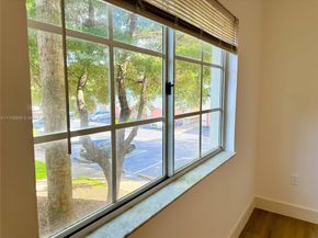 2564 Centergate Dr 208, Miramar FL 33025