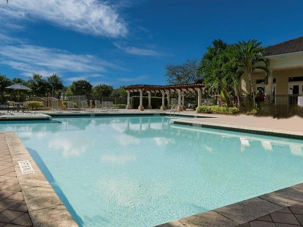 2564 Centergate Dr 208, Miramar FL 33025