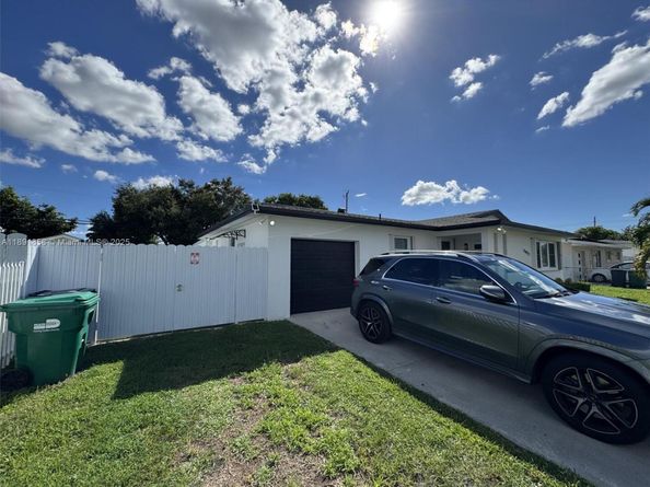 Undisclosed Address #A11891858, Miami FL 33176