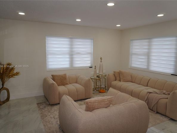 Undisclosed Address #A11891858, Miami FL 33176