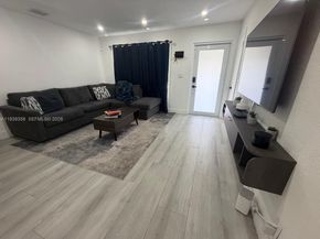 660 SW 30th Ter, Fort Lauderdale FL 33312