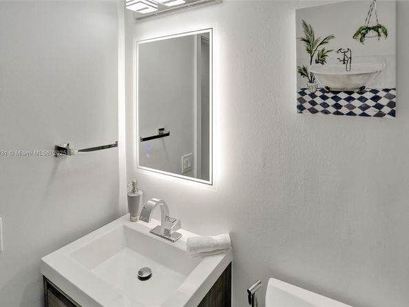 6201 SW 107th Ave, Miami FL 33173