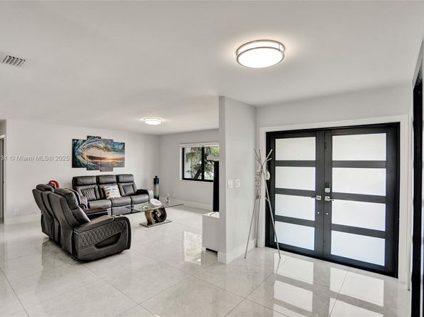 6201 SW 107th Ave, Miami FL 33173
