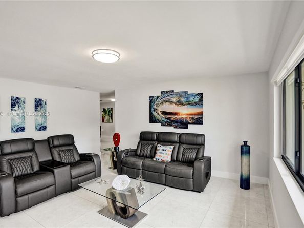 6201 SW 107th Ave, Miami FL 33173
