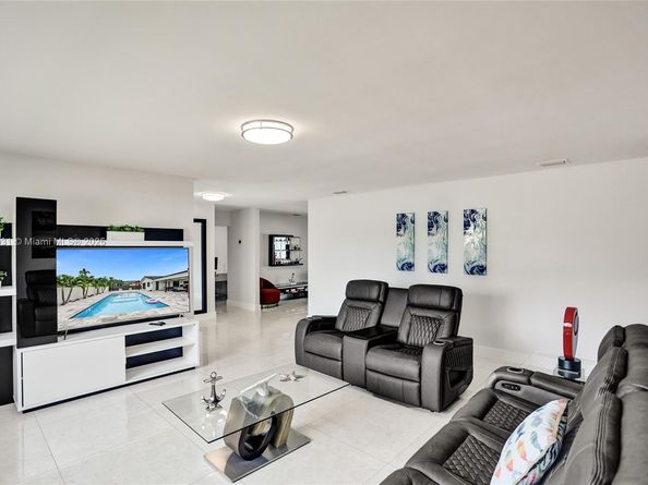 6201 SW 107th Ave, Miami FL 33173