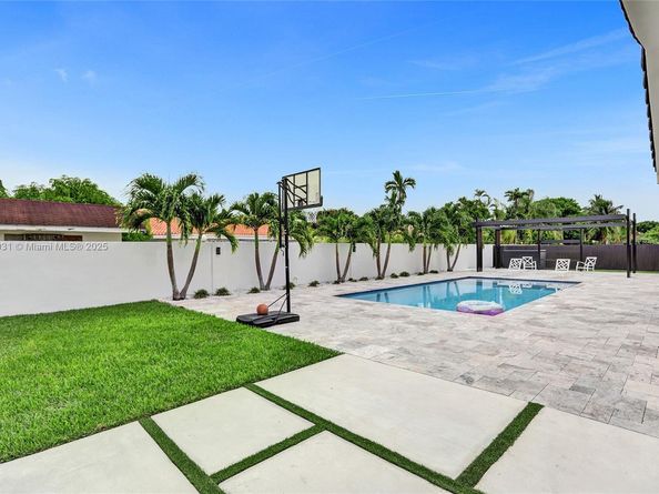 6201 SW 107th Ave, Miami FL 33173
