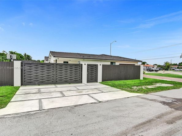 6201 SW 107th Ave, Miami FL 33173