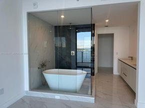 700 NE 24th 504, Miami FL 33137
