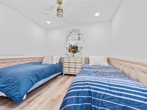 1077 NW 170th Ave, Pembroke Pines FL 33028