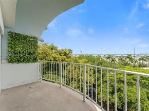 482 NW 165th St Rd A605, Miami FL 33169