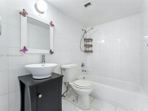 482 NW 165th St Rd A605, Miami FL 33169