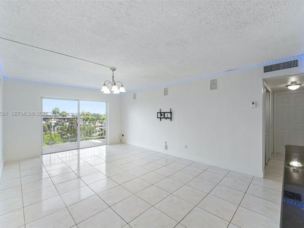 482 NW 165th St Rd A605, Miami FL 33169