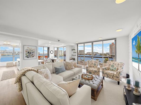 19101 NE Mystic Pointe Drive 901, Aventura FL 33180