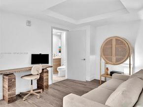 121 NE 34th St 2102, Miami FL 33137