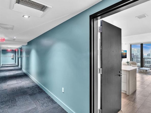 121 NE 34th St 2102, Miami FL 33137