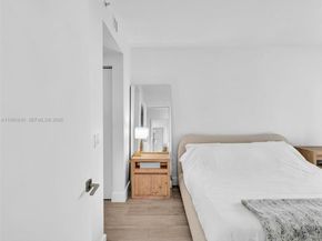 121 NE 34th St 2102, Miami FL 33137