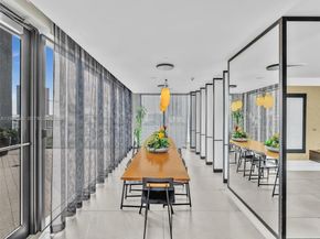 121 NE 34th St 2102, Miami FL 33137