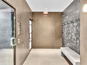 121 NE 34th St 2102, Miami FL 33137