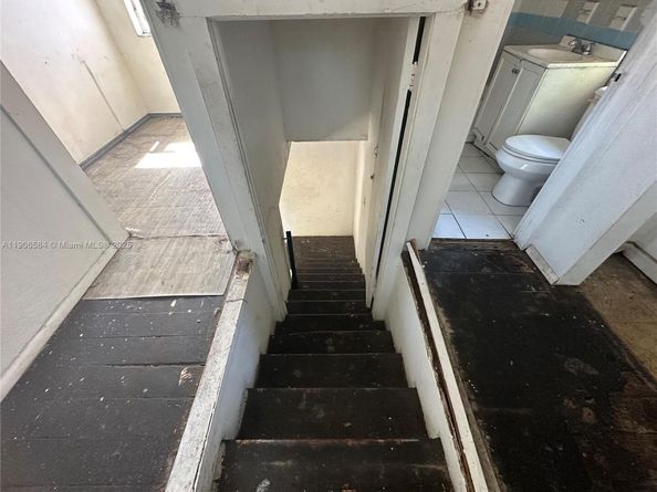 733 NW 27th Ave, Fort Lauderdale FL 33311