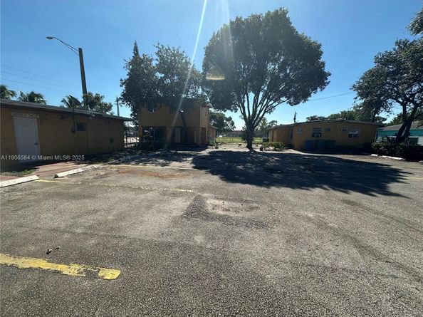 733 NW 27th Ave, Fort Lauderdale FL 33311