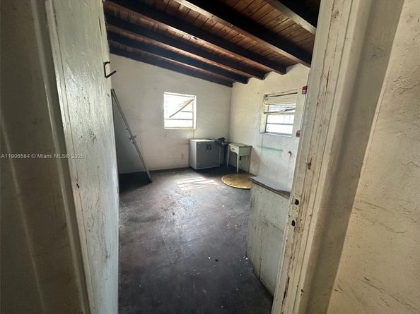 733 NW 27th Ave, Fort Lauderdale FL 33311