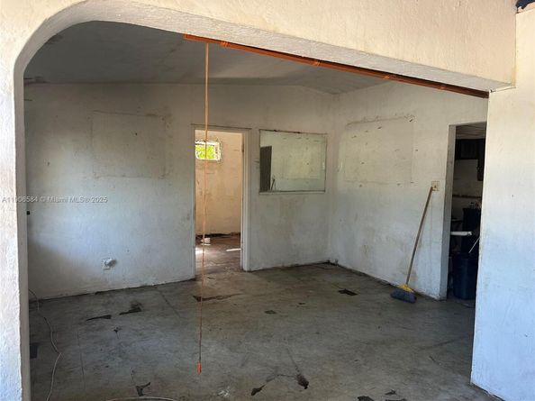 733 NW 27th Ave, Fort Lauderdale FL 33311