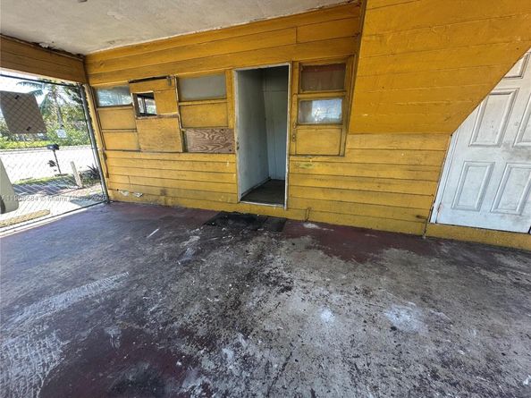 733 NW 27th Ave, Fort Lauderdale FL 33311