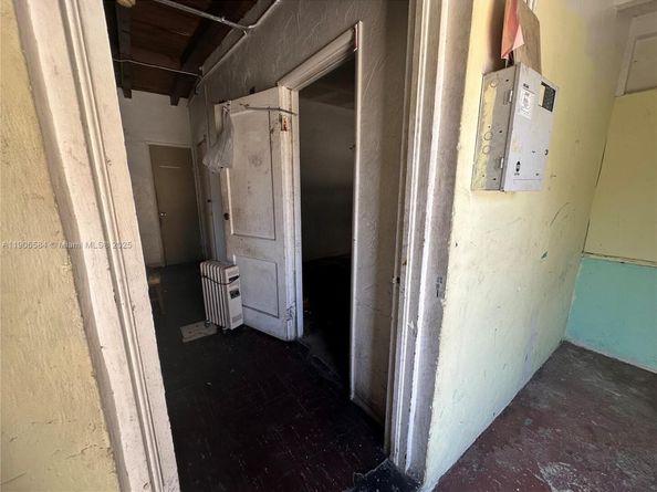 733 NW 27th Ave, Fort Lauderdale FL 33311