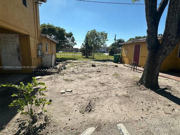 733 NW 27th Ave, Fort Lauderdale FL 33311