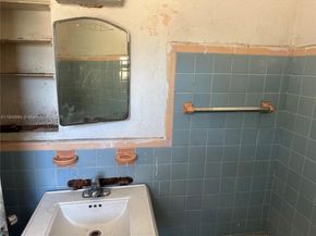 733 NW 27th Ave, Fort Lauderdale FL 33311